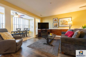 2BR Walk-In Condo - Near the 76 Strip - Pool - FREE TICKETS INCLUDED - CLC-7